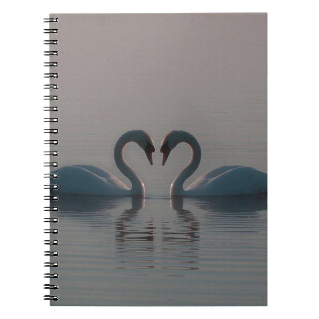 Caderno Espiral Cisnes no lago (Frente)