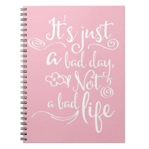 Caderno Espiral Citação de Confiança Rosa, Atitude Felicidade
