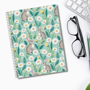 Caderno Espiral Coelhinhos Fofos Sentados Entre Margaridas Brancas