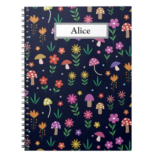 Caderno Espiral Cogumelos com Whimsical Flowers Nome Personalizado (Frente)