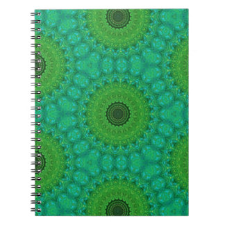 Caderno Espiral com Padrão Circular Verde e Azul