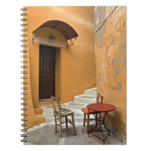 Caderno Espiral Configuração de mesa na calçada, Chania, Creta, Gr