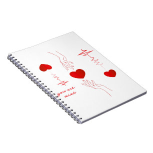 Caderno Espiral Copo de Amor Minimalista com Coração Batendo e Mão