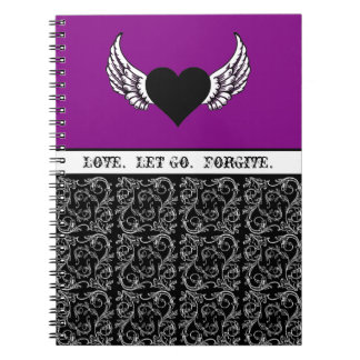 Caderno Espiral Coração preto, asas brancas
