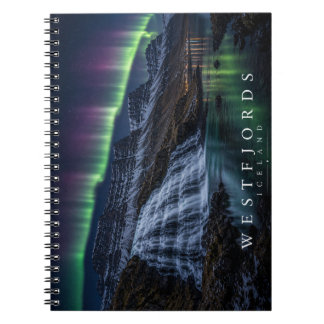 Caderno Espiral Costa de Westfjords sob as Luzes do Norte