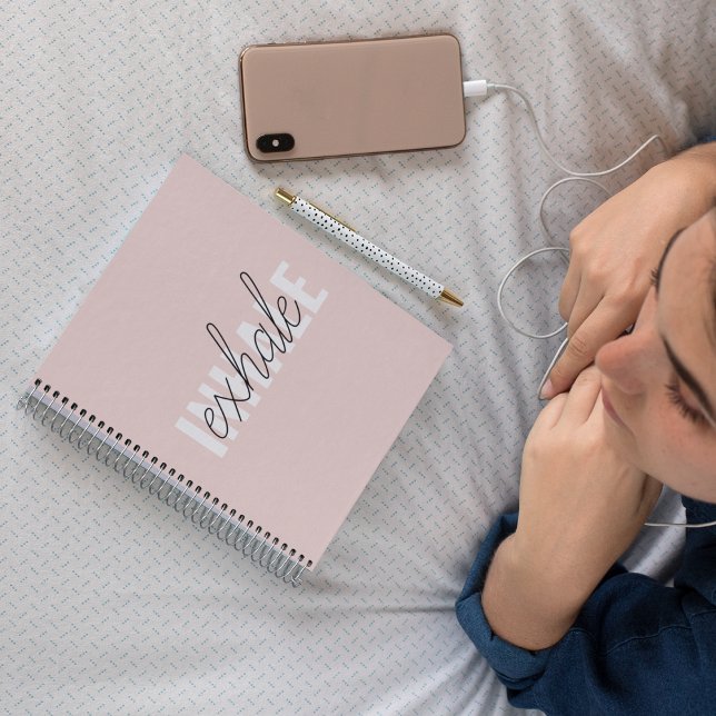 Caderno Espiral Cota de Exalar Rosa Moderno do Pastel (Criador carregado)