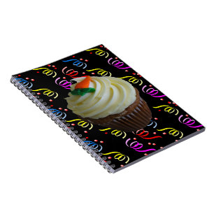 Caderno Espiral Cupcake do bolo de cenoura com confetes