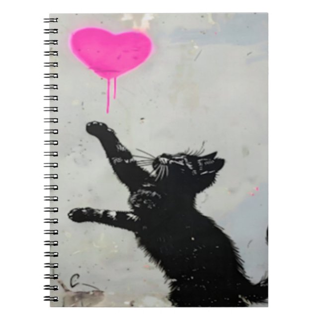 Caderno Espiral Cute Black Cat Playing with A Pink Heart (Frente)