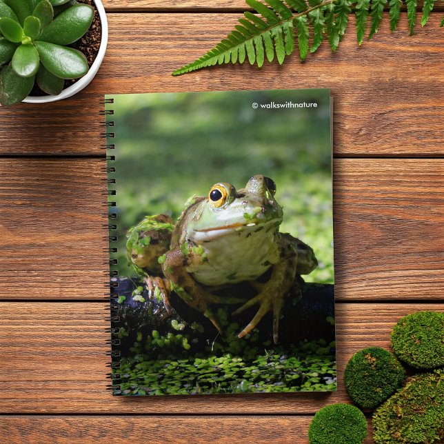 Caderno Espiral Cute Green Frog Strikes a Pose on the Hose (Green Frog Strikes a Pose on the Hose Journal Cover Photo)