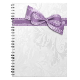 Caderno Espiral Damasco Branco e Laço Falso Roxo