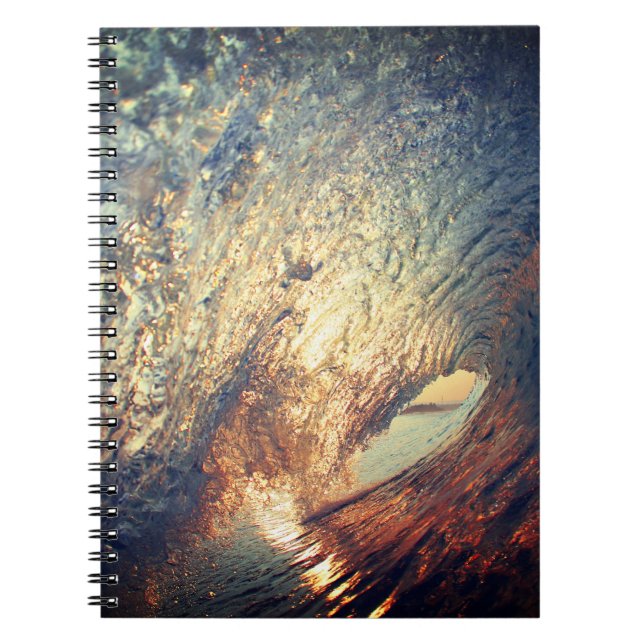 Caderno Espiral Dentro da onda de surfe do tubo (Frente)