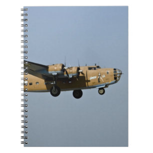 Caderno Espiral Diamond Lil B-24 Bombardeiro, pousando em Oshkosh,