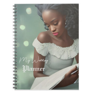 Caderno Espiral Diário de Casamento de Script Branco Elegante