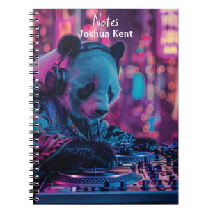 Caderno Espiral DJ Panda com fones de ouvido