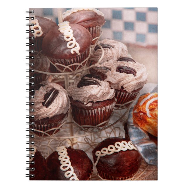 Caderno Espiral Doce - Cupcake - Montanha de cupcakes (Frente)