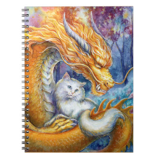 Caderno Espiral Dragão Fiery e Gato Branco em Floresta Mística