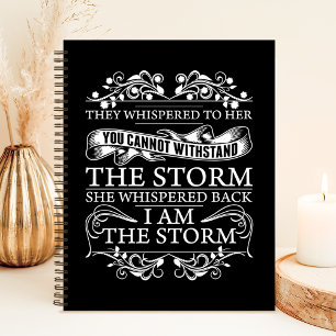 Caderno Espiral Ela Sussurrou de Volta Eu Sou a Tempestade