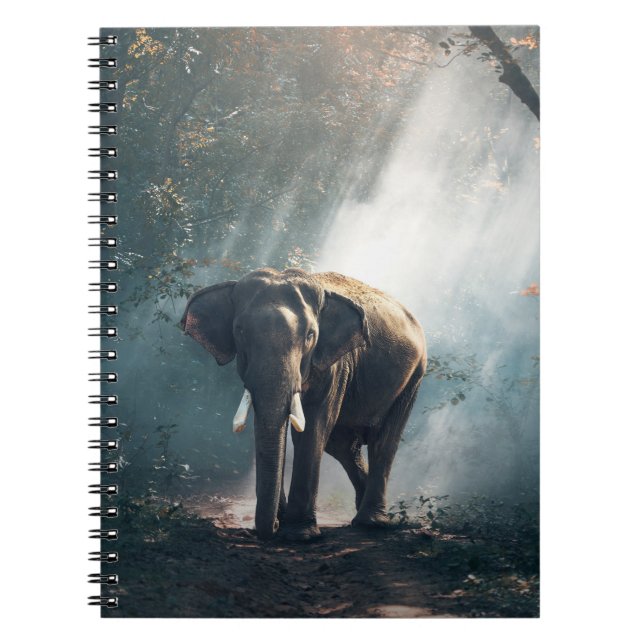 Caderno Espiral Elefante Asiático em Limpeza de Floresta Solta (Frente)