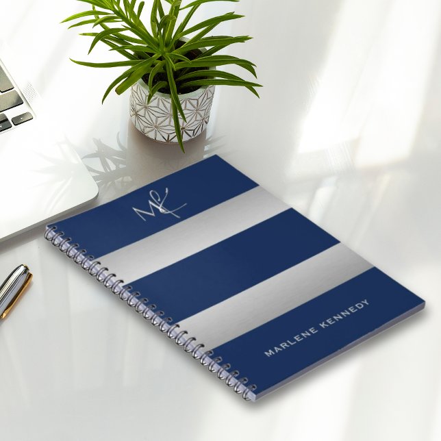 Caderno Espiral Elegante Monograma Prata Personalizado Azul Naval (Criador carregado)