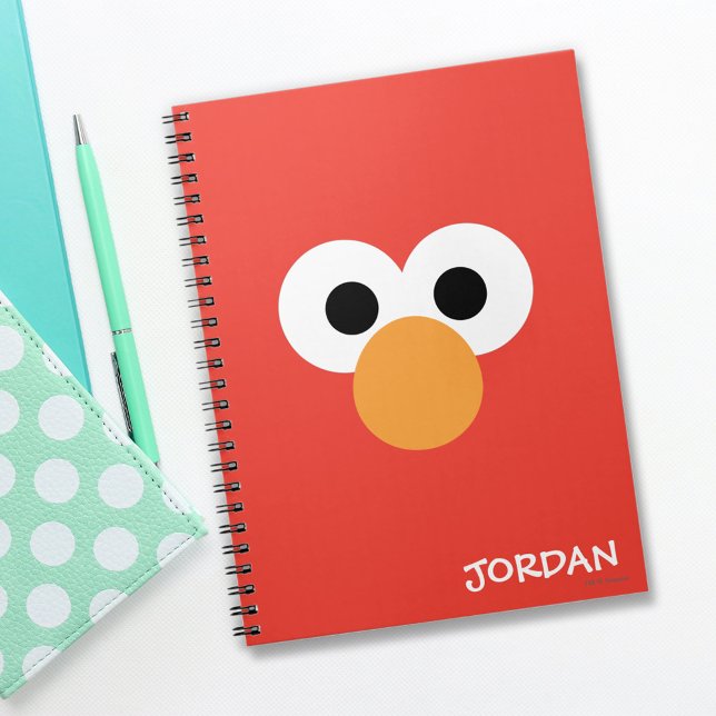 Caderno Espiral Elmo Big Face | Adicione seu nome (Notebook on table)