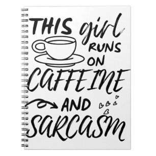 Caderno Espiral Engraçado Esta Garota Funciona Em Cafeína E Sarcas