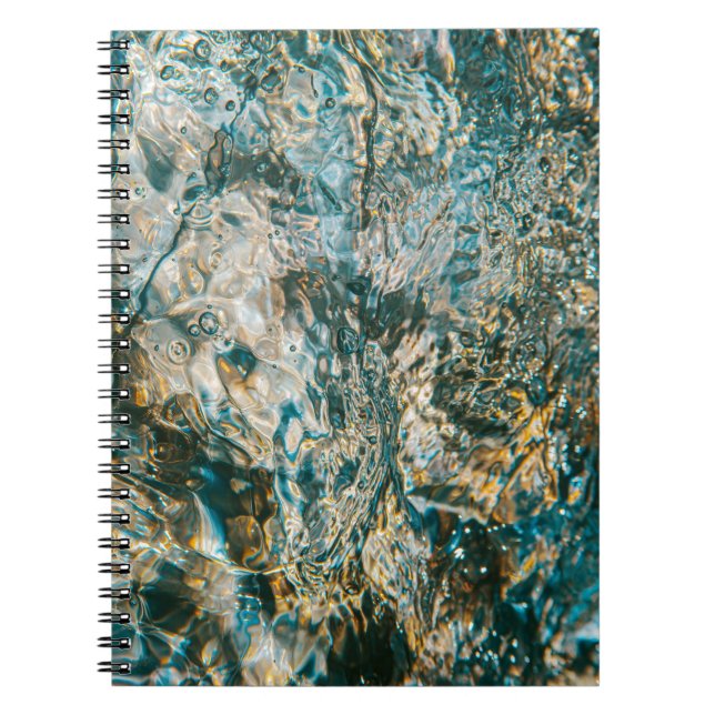 Caderno Espiral Espalho de água em fotografia de aproximação (Frente)