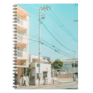 CADERNO ESPIRAL ESTRADA PERTO DA CASA
