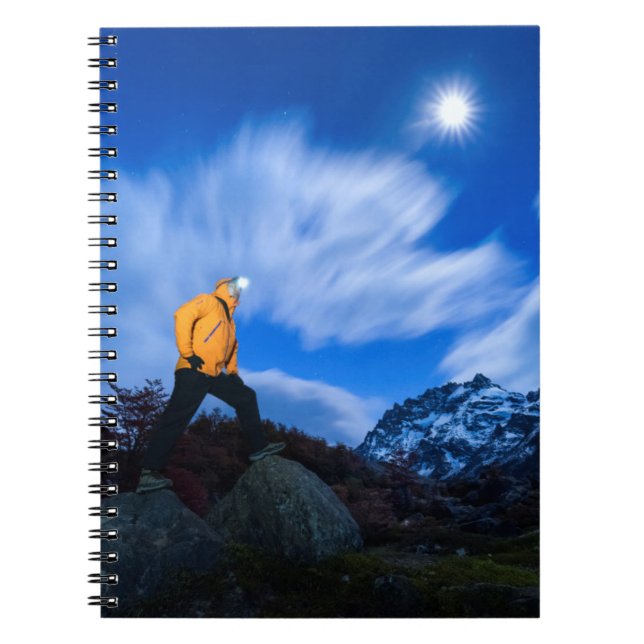 Caderno Espiral Explorador na área de Cerro Torre (Frente)