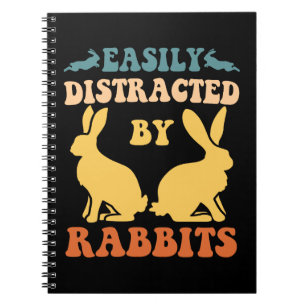 Caderno Espiral Fácil Distração Por Coelhos