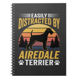 Caderno Espiral Facilmente Distraído por Cão Retro Airedale Terrie