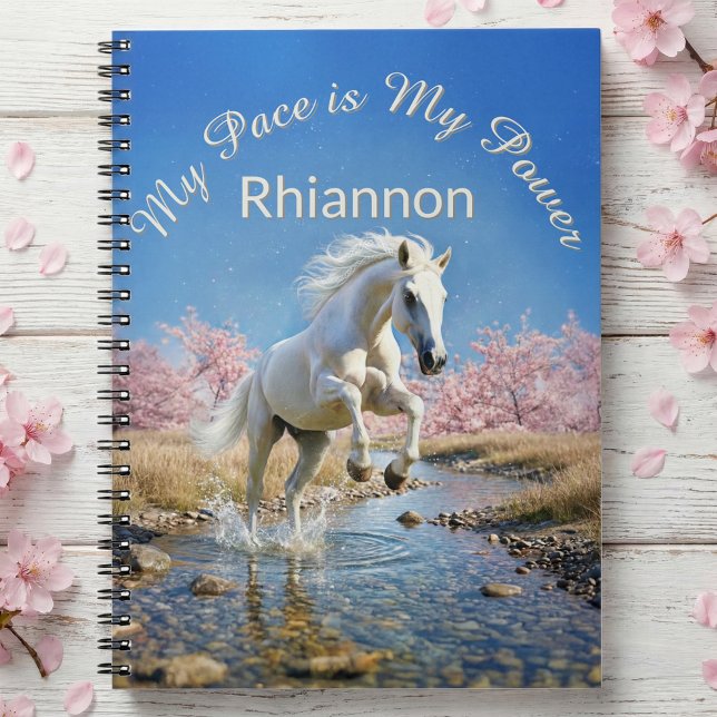 Caderno Espiral Fairycore White Horse Slow Living Wellness Journal (White Horse New Year resolutions, spring dreams, and daily thoughts Notebook. Empowerment Journal)