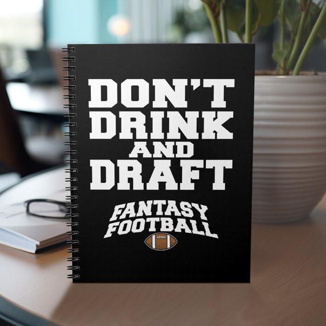 Caderno Espiral Fantasy Futebol não bebe e rascunha (Personalized notebook with Funny Fantasy Football Design)