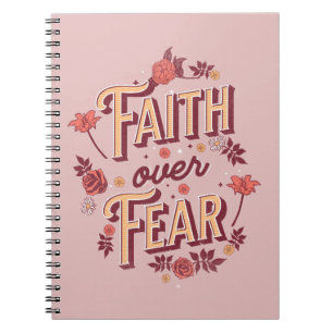 Caderno Espiral Fé sobre design de texto do Medo