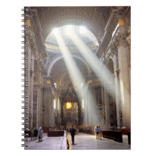 Caderno Espiral Feixes de luz solar derramam-se pelas janelas