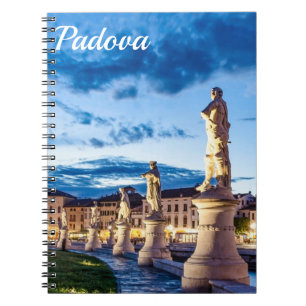 Caderno Espiral Fila de estátuas iluminadas em Padova
