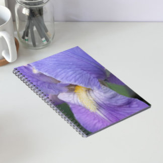 Caderno Espiral Flor de Íris Roxa Floral