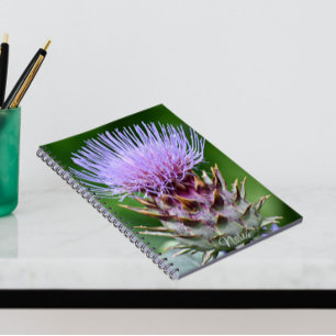 Caderno Espiral Floral de Cabeça de Astro com Artichoke Roxo