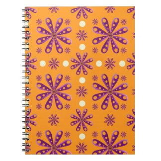 Caderno Espiral Flores Roxas Retro em Fundo Laranja