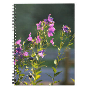 Caderno Espiral Flores selvagens roxas