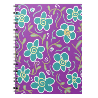 Caderno Espiral Flores verdes em design púrpura