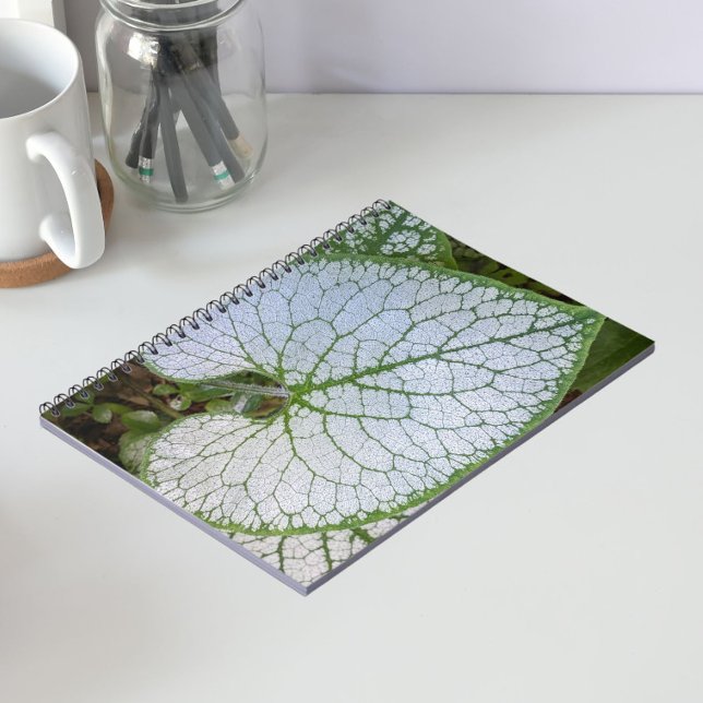 Caderno Espiral Folha Floral de Planta Brunnera Macrophylla (In Situ)