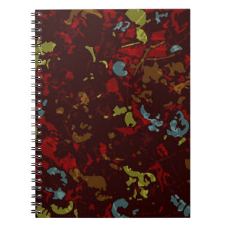 Caderno Espiral Folhas e flores coloridas contra a camuflagem