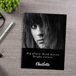 Caderno Espiral Foto preta branca citação jovem profissional