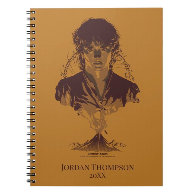 Caderno Espiral FRODO™ MOUNT DOOM™ Tengwar Inscription Graphic (Frente)