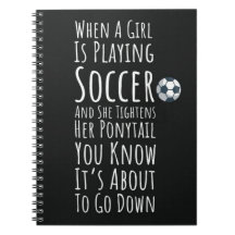 Garotas De Futebol Dão Para Seus Filhos De Equipe 