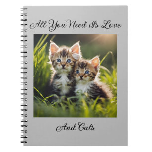 Caderno Espiral Gatinhos Adoráveis de Grama