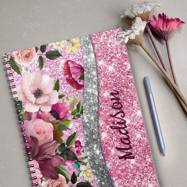 Caderno Espiral Gliteria floral crônica Monograma prateado roxo co (Criador carregado)