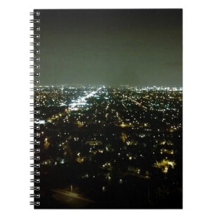 Caderno Espiral Grande vista que negligencia as luzes da cidade na