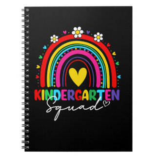 Caderno Espiral Groovy Rainbow Girl Professora Olá Jardim de Infân