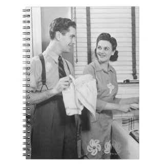 Caderno Espiral Homem e mulher que fazem pratos